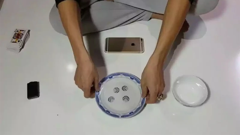 dau hieu xoc dia bip 3 Những dấu hiệu cho thấy xóc đĩa bịp cần biết